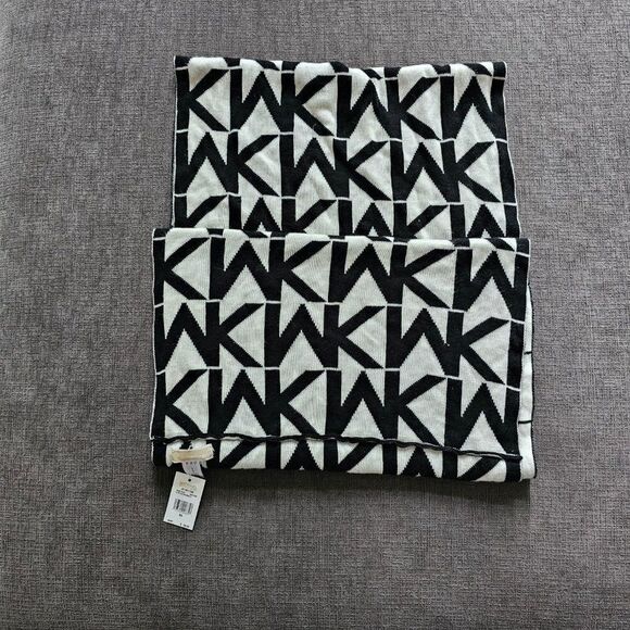 Michael Kors Women's Black & White Repeated MK Logo Knit Scarf - Picture 5 of 7